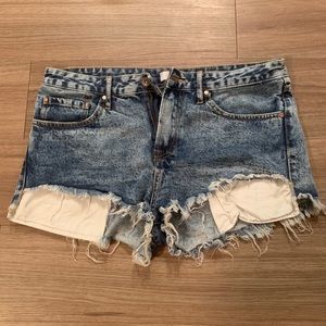 Short Jean Shorts with Frayed Hem